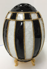 Load image into Gallery viewer, Stripes Vase