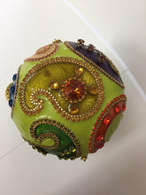 Load image into Gallery viewer, Paisley silver purse