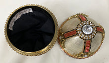 Load image into Gallery viewer, Tea Time Vintage Silver Purse