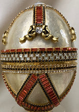 Load image into Gallery viewer, Tea Time Vintage Silver Purse